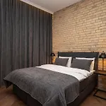 Art Boutique I Old Town W-ac I Cohost *