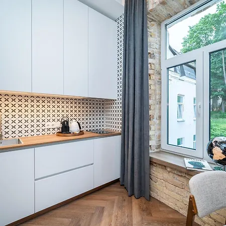 Art Boutique I Old Town W-ac I Cohost *