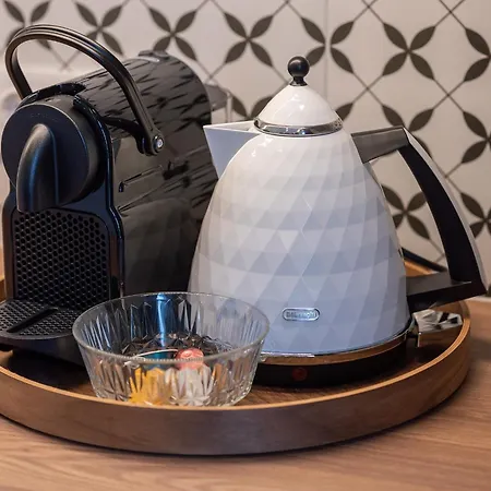 Art Boutique I Old Town W-ac I Cohost *