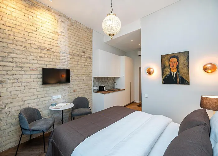 Art Boutique I Old Town W-ac I Cohost