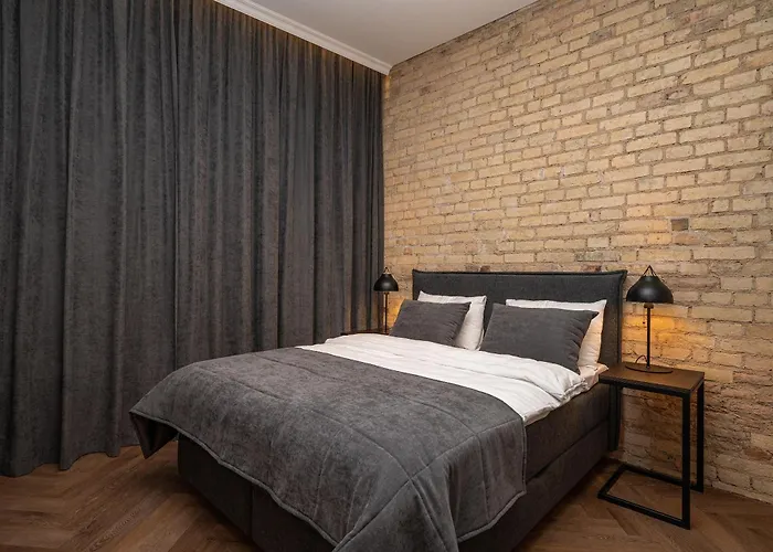 Art Boutique I Old Town W-ac I Cohost *