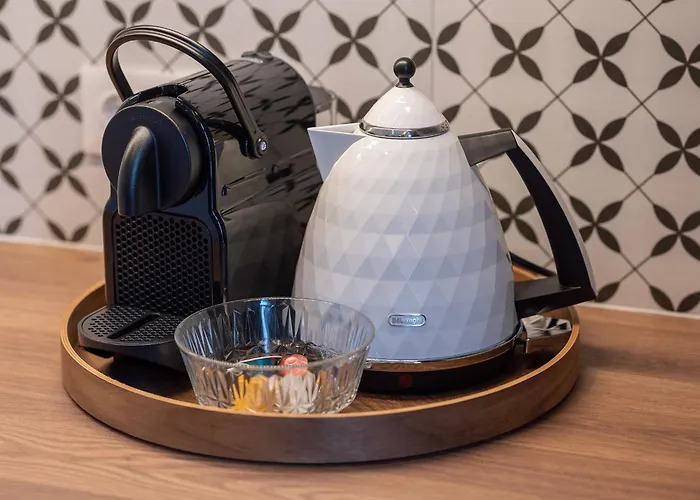 Art Boutique I Old Town W-ac I Cohost *