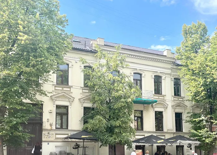 Art Boutique I Old Town W-ac I Cohost *