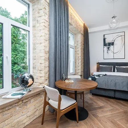 Art Boutique I Old Town W-ac I Cohost *