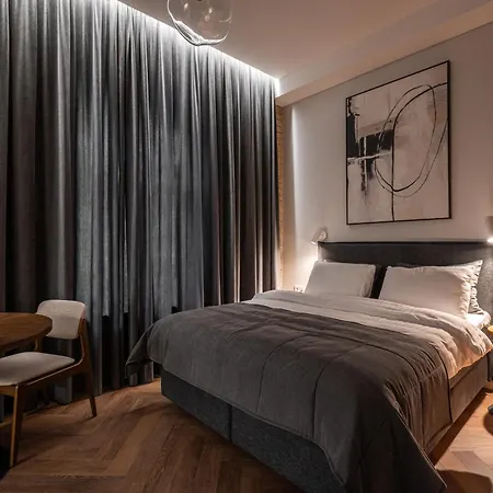 Art Boutique I Old Town W-ac I Cohost *